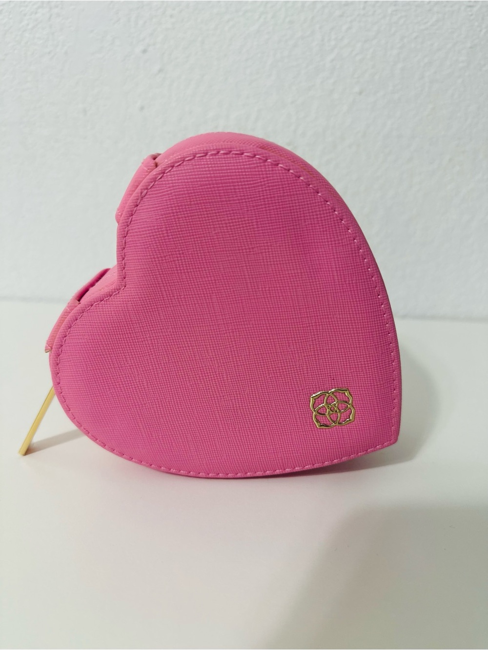 Kendra Scott Pink and Gold Zip Pouch - Picture 2 of 5
